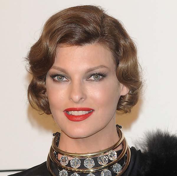 celebrity_curled_out_bob_hairstyles_Linda_Evangelista