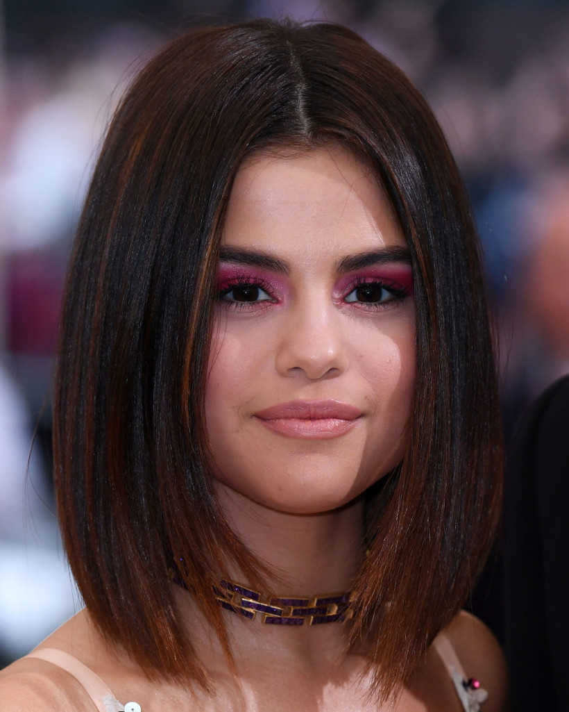 gallery-1495184382-selenagomezbobhair
